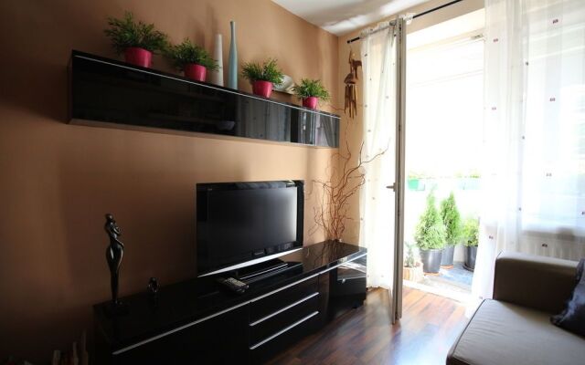 Rainbow Apartments 5