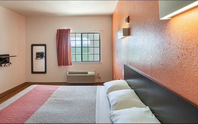 Motel 6 Bedford, TX - Fort Worth