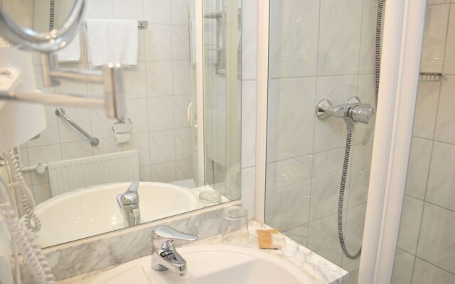 Forest Apartments & Rooms