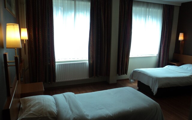 Albert Hotel