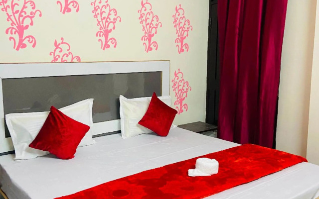 OYO Home 70156 Hotel Red Heart