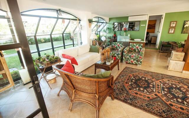 Entremares Residence