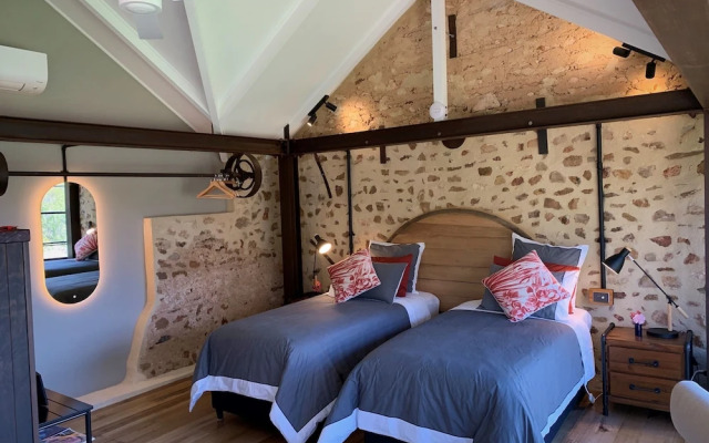 Old Chaff Mill Retreat - - luxury vineyard accommodation