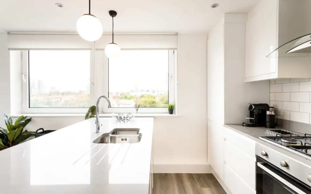 Bright London Bridge Apartment