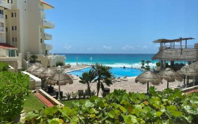 Best Beach Apartments - Cancun Plaza