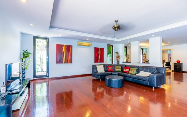 5 BR Pool Villa In Great Location - CV5