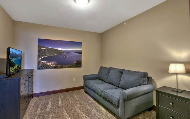 Conifer - 3 Br condo by RedAwning