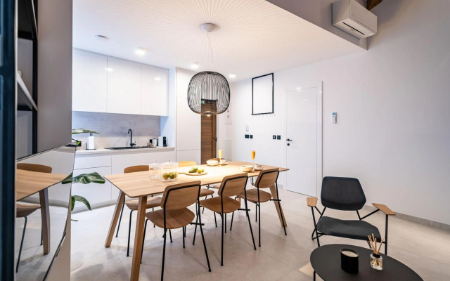 Agape Suite Old Town-Luxury Two Bedroom Apartment