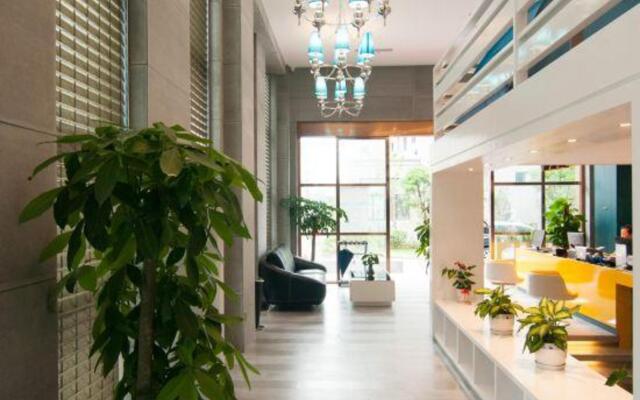 Zhoushan Pinzhu Art Hotel (Baolong Plaza)