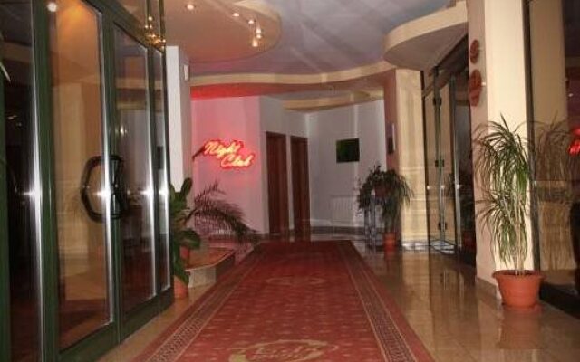 Hotel Opal