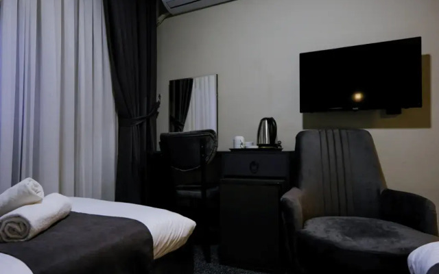 Loyal City Hotel
