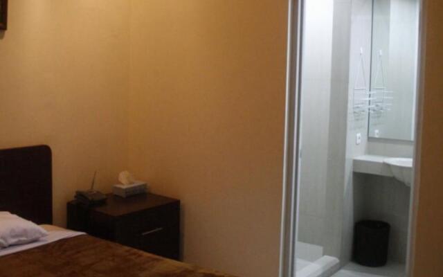 Soerabaja Place Guest House by ZUZU