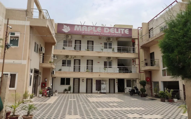 Hotel Maple Delite