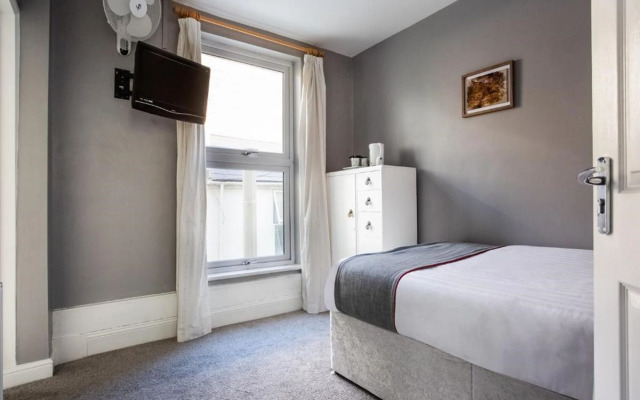 OYO Minerva Guesthouse