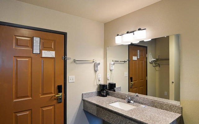 Rodeway Inn Carrollton I-35E