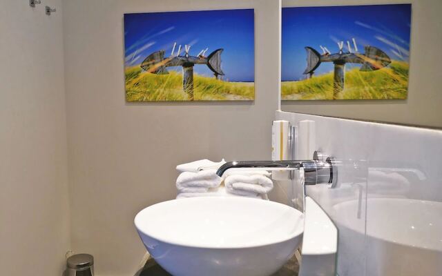 Easy Living Hotel