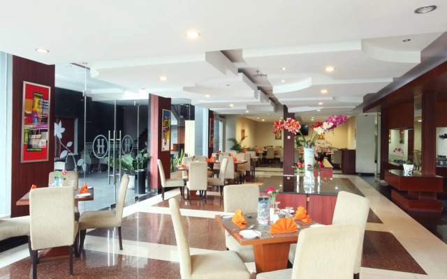Grand Hatika Hotel