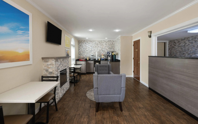 Days Inn by Wyndham Canton