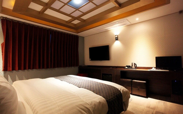 Yeongdeungpo Jardin Hotel