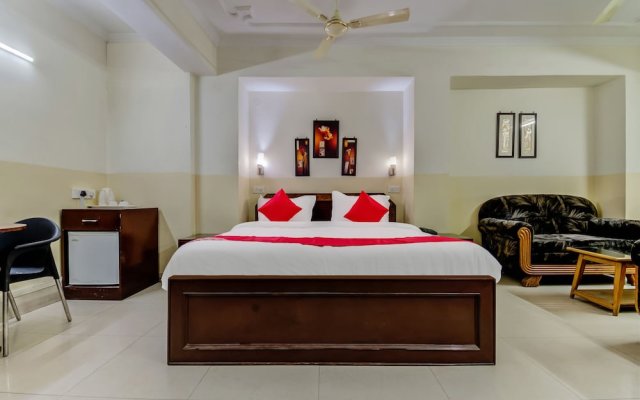 OYO Flagship 42717 Hotel Fort