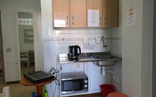 Low Cost Rooms Las Llaves 4