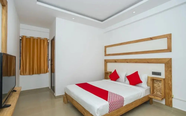 OYO 15111 Greencity Comforts
