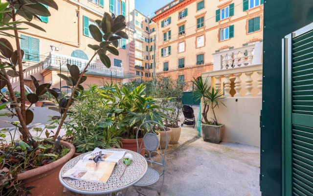 Central Flat In Genova