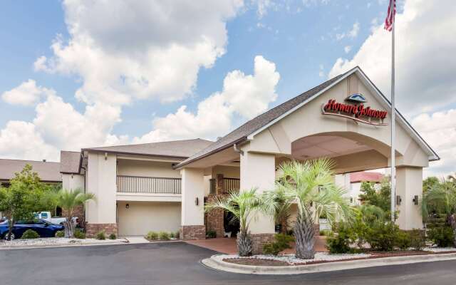 Howard Johnson by Wyndham Savannah GA