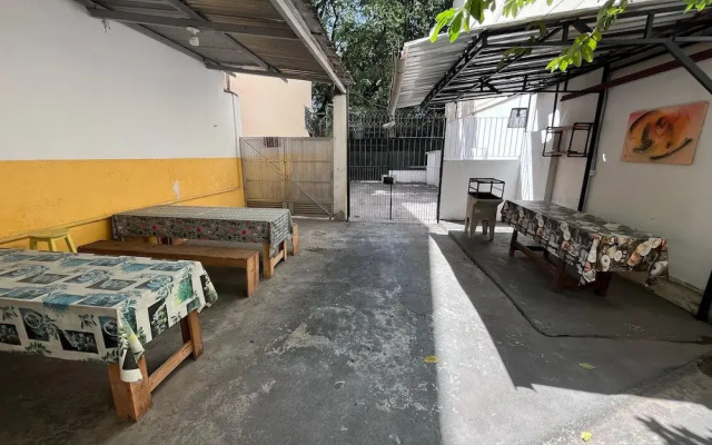 Colinna Hostel