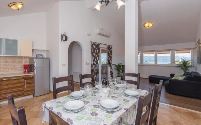 Nice Apartment in Lumbarda With 2 Bedrooms and Wifi