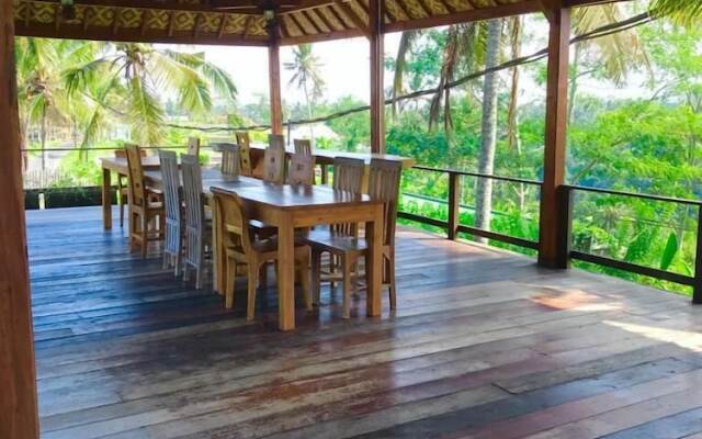 The Soendari by Dwaraloka