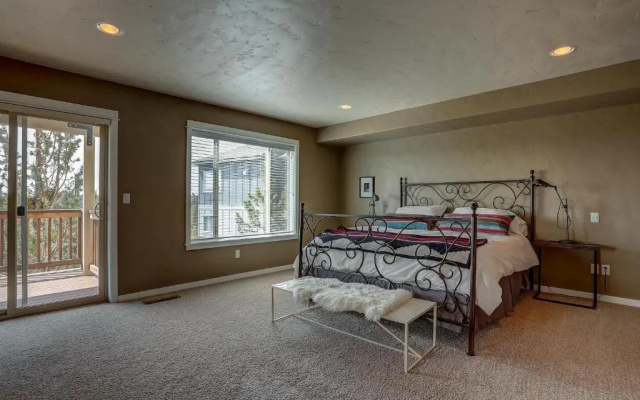 Golden Butte 4 Bedroom Home by RedAwning
