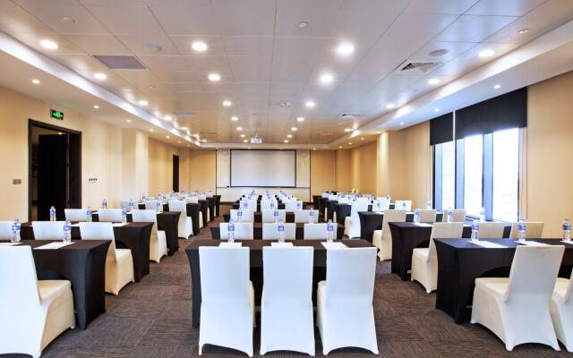 Crowne Plaza Shanghai Jinshan Hotel