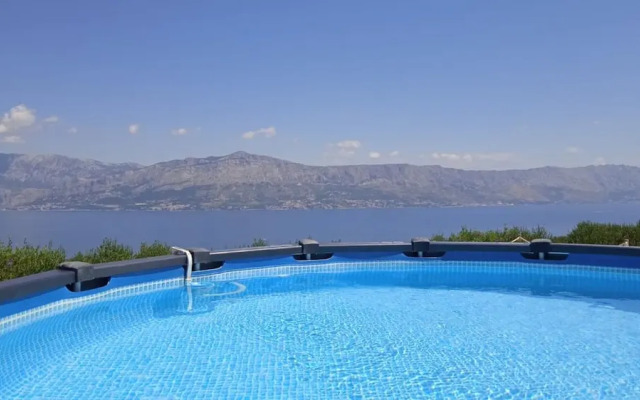 Mary: Relaxing With Pool - H