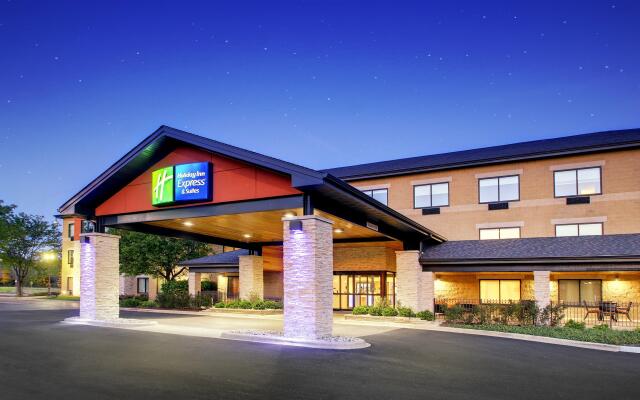 Holiday Inn Express & Suites Aurora - Naperville, an IHG Hotel