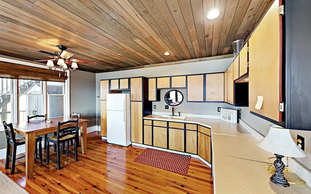 Mountaintop - 4 Br Home