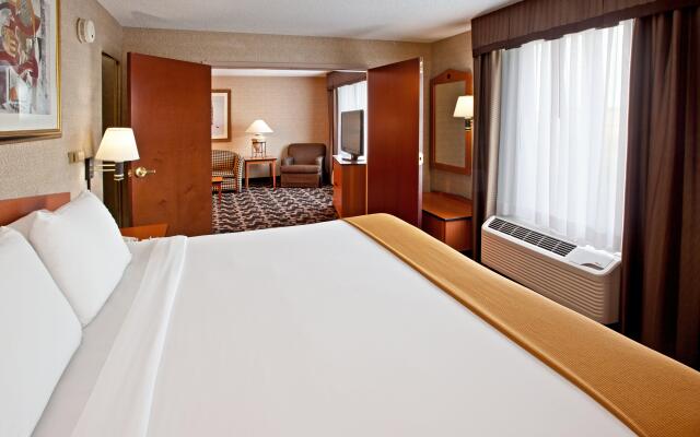 Holiday Inn Express Hotel & Suites Greenwood by IHG