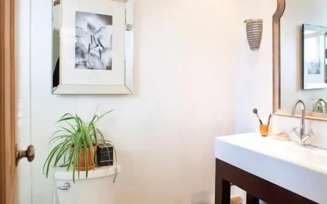 Castro Central Apartment