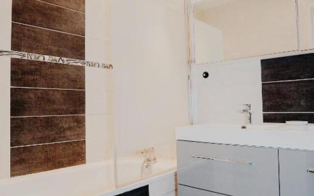 "Envie Lyonnaise" Location - 10 personnes - Terrasse - WIFI Fibre optique