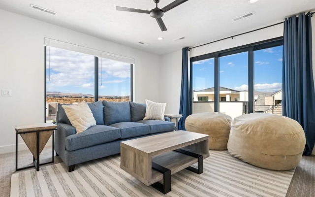 The Dugout 8 Bedroom Home