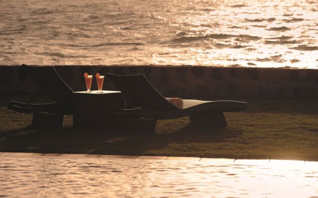 Al Nawras Island Resort