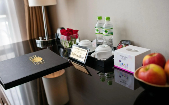 Golden Moon Suite Hotel