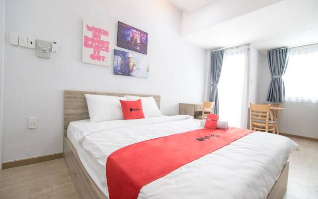 RedDoorz Plus @ Nguyen Van Troi