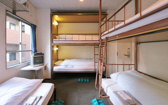 Sakura Hotel Jimbocho - Hostel