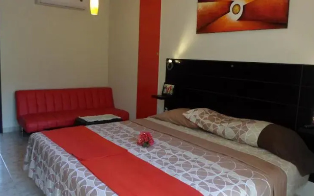 ApartaHotel El Oasis