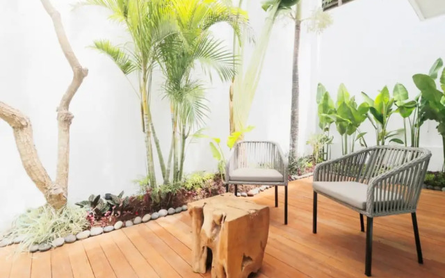 Splendid Private Villa, 2 BR, Canggu With Staff