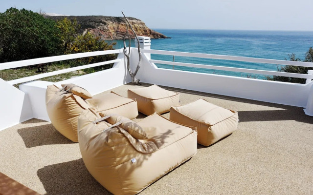 Giourgas Studios & Apartments