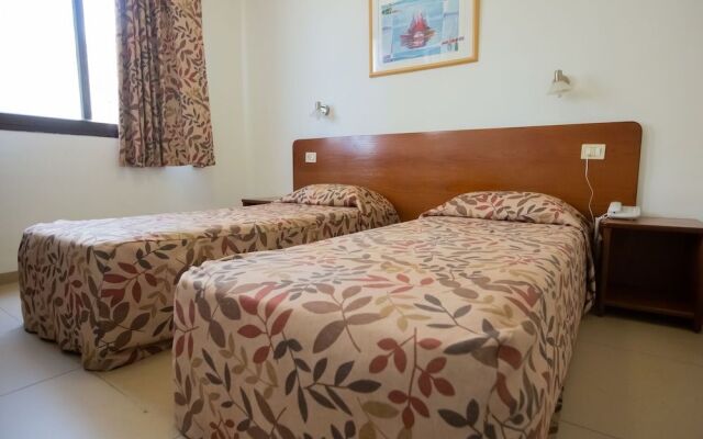Ginot Yam Hotel