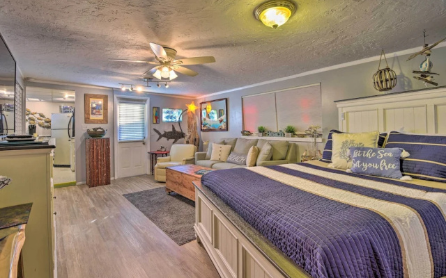 8 Mi to Beaches: Artistic Bradenton Studio w/ Yard