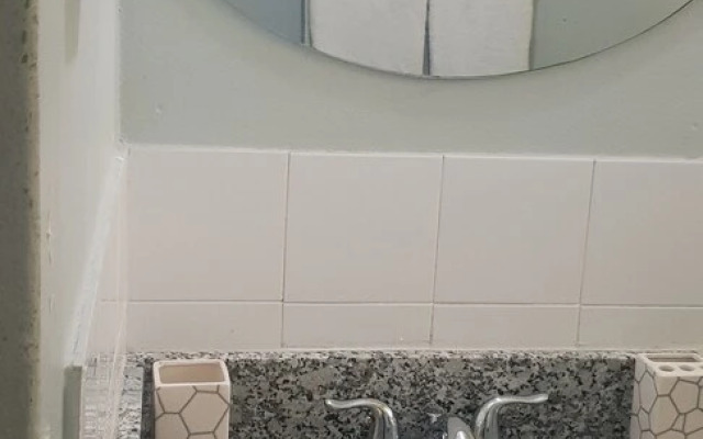 Gated Studio By The Pavillian Mall Near US Embassy Liguanea Kingston